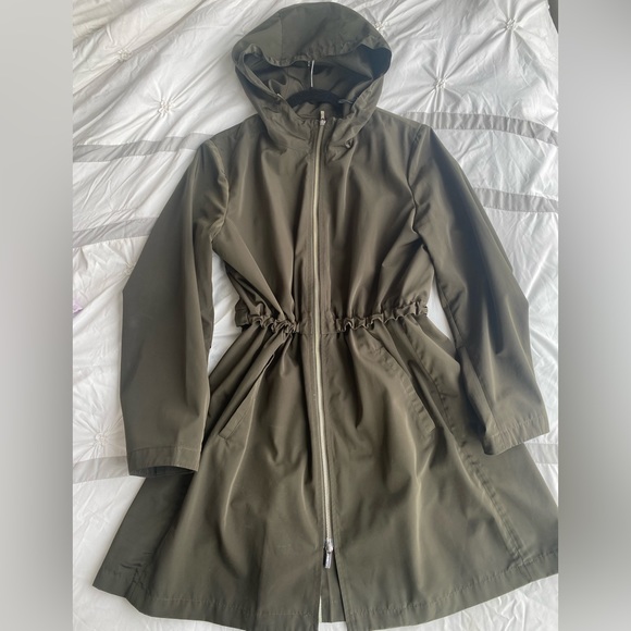 Jane Post water repellent raincoat🌦️ - Picture 2 of 6